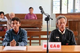 Xử phúc thẩm vụ hai nông dân nhận hối lộ
