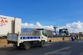 Tài xế xe tải tử vong vì tông vào ô tô đông lạnh cùng chiều
