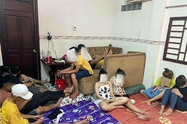 Bình Thuận: 20 thanh niên nam nữ 'bay lắc' trong mùa COVID-19 