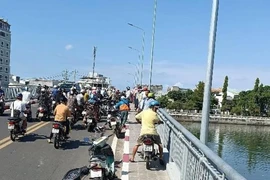 Bình Thuận: Tìm kiếm thanh niên nhảy cầu ở sông Cà Ty