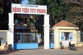1 Trung tâm y tế ở Bình Thuận tạm ngưng nhận bệnh do có nhân viên nghi COVID-19