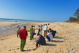 2 nữ sinh lớp 11 thương vong bất thường trên bãi biển Đồi Dương