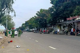 Kinh hoàng: Tài xế xe Mercedes tông xe truy sát người ở Phan Thiết