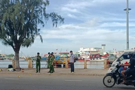 Tạm hoãn phiên xử tài xế Mercedes tông chết người tại bờ kè Phan Thiết