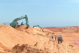 Báo cáo Bộ TN&MT vụ tràn cát khiến 1 người thiệt mạng, 3 người khác mất tích