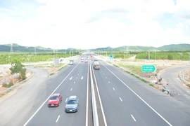 Thông xe 4 nút giao còn lại của cao tốc Phan Thiết - Dầu Giây