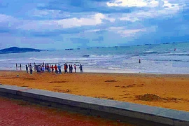 Tìm thấy thi thể nam sinh lớp 11 mất tích trên biển Bình Thuận