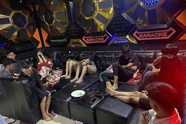 Tạm giữ nhóm thanh niên tham gia 'tiệc ma túy' tại quán karaoke ở Bình Thuận