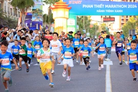 Độc đáo những bước chân tí hon trên đường đua Phan Thiết Marathon 2024