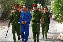 Truy tố “ông trùm” khai thác khoáng sản trái phép và nhóm cán bộ bảo kê