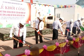 Bình Thuận: Dân hiến đất làm đường dư tiền tỉ xây thêm cầu và 4.600 m đường 