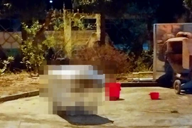 Tấn công 2 đồng nghiệp thương vong, hung thủ mang hung khí ra đầu thú