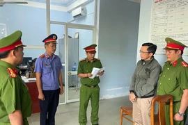 Tạm đình chỉ công tác thầy giáo xâm hại nữ sinh lớp 10 ở Bình Thuận