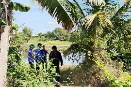 Điều tra vụ một thanh niên tử vong dưới mương nước
