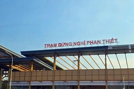 Cao tốc Vĩnh Hảo - Phan Thiết đường đã thông nhưng trạm dừng vẫn kẹt