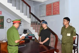 Nam thanh niên lừa đổi ngoại tệ lấy tiền 'nướng' vào sòng bạc