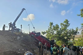 Lật xe khách xuống vực sâu tại Lâm Đồng, ít nhất 4 người tử vong