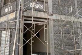 Công an điều tra vụ 3 công nhân rơi khỏi giàn giáo tầng 3 tại công trình trường học