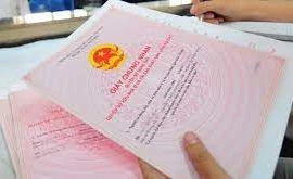 Cho người thân vay tiền, nhận thế chấp bằng sổ hồng được không?