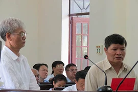 Hoãn phiên tòa vụ lừa đảo chiếm đoạt tiền Nhà nước