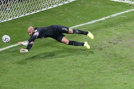  Thủ môn Mỹ lập kỷ lục World Cup về số pha cứu thua