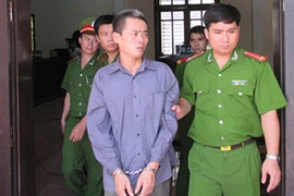 Đấm chết láng giềng, lĩnh 13 năm tù