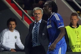 Lukaku “phản pháo” Mourinho sau khi bị bán tháo khỏi Chelsea.
