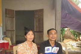 Bố mẹ Công Phượng mở tiệc mừng nhà mới