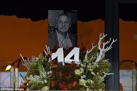 Xúc động buổi lễ tưởng niệm ‘thánh’ Johan Cruyff