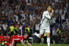 Bayern bị Real loại vì chiếc thẻ đỏ oan nghiệt!