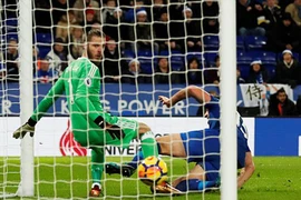 Thua bàn phút 90+4, MU dâng ngôi vương cho Man City