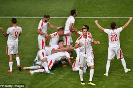 Serbia - Costa Rica (1-0): Cái chân trái huyền ảo của Kolarov