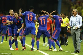 Mãnh hổ Falcao thuần phục đại bàng trắng, tiễn Ba Lan về nước