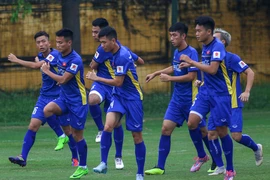 U-23 Việt Nam 'luyện công' chờ 'đấu' Oman