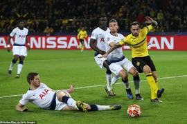 Harry Kane tỏa sáng, Tottenham vào tứ kết Champions League
