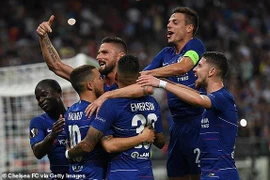 Hazard rực sáng, Chelsea vùi dập Arsenal vô địch Europa League
