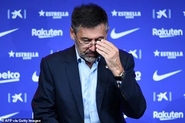 Sốc: Barcelona không có tiền mua cầu thủ