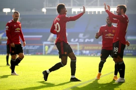 Cavani ghi bàn, Bruno rực sáng, MU ngược dòng hạ Everton