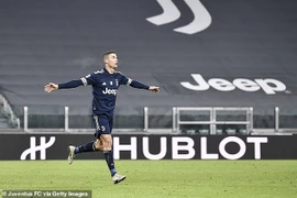 Ronaldo ăn mừng bàn thắng lập kỷ lục. ẢNH: GETTY