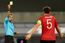 Maguire sẽ bị cấm thi đấu 1 trận nếu nhận thêm 1 thẻ vàng. ẢNH: GETTY