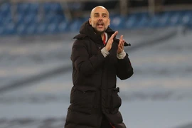 Pep Guardiola dành nhiều lời khen có cánh cho cậu học trò John Stones. ẢNH: NMC POOL