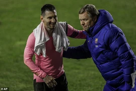 Koeman luôn hết lòng bảo vệ Messi. ẢNH: AP