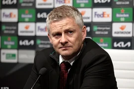 Solskjaer không nhìn thấy tình huống Bruno bị đối phương đánh vào mặt trong vòng cấm. ẢNH: EPA 