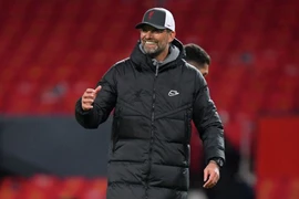 Klopp gây sức ép khiến Van Dijk chùn bước