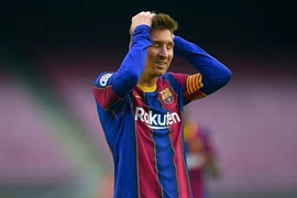 Các trụ cột Barcelona không chịu giảm lương vì Messi