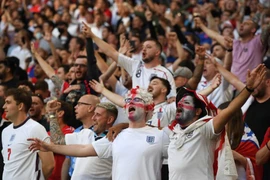 Anh vô địch Euro 2020, 22% fan Anh bỏ quan hệ tình dục 3 tháng