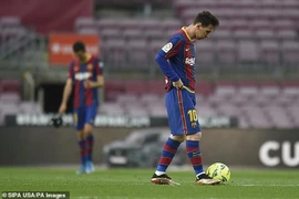 Vì tự do, Lionel Messi mất 2,7 tỉ đồng mỗi ngày