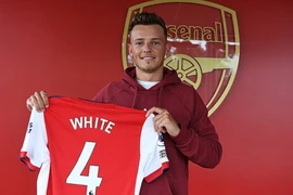 Arsenal ra mắt 'bom tấn' người Anh đắt giá nhất lịch sử