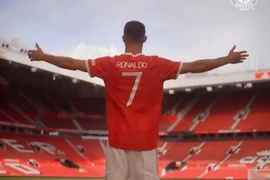 Chi tiết cuộc gọi của Ronaldo cho Cavani để lấy áo số 7