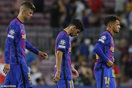 Pique ‘tấn công’ fan Barcelona sau trận thua Bayern Munich